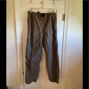 TravelSmith. Women’s petite L pants. Brown. Lightweight and perfect for travel.